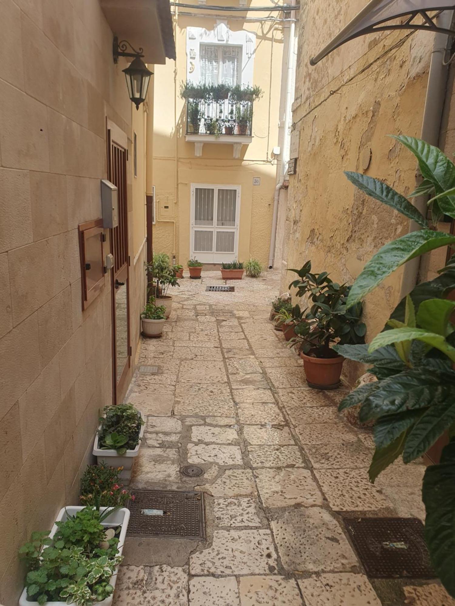 Corte Del Dattilo Nel Borgo Antico Bari Extérieur photo